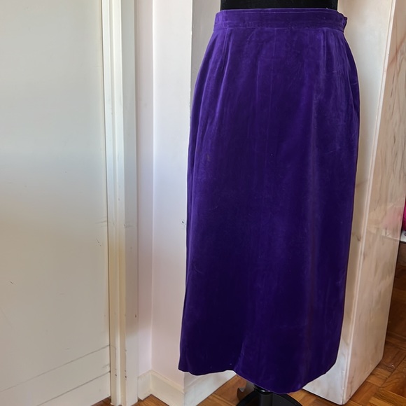 Vintage Yves Saint Laurent Royal Purple Velvet Wrap Skirt Sz 40 EUC - Picture 3 of 10